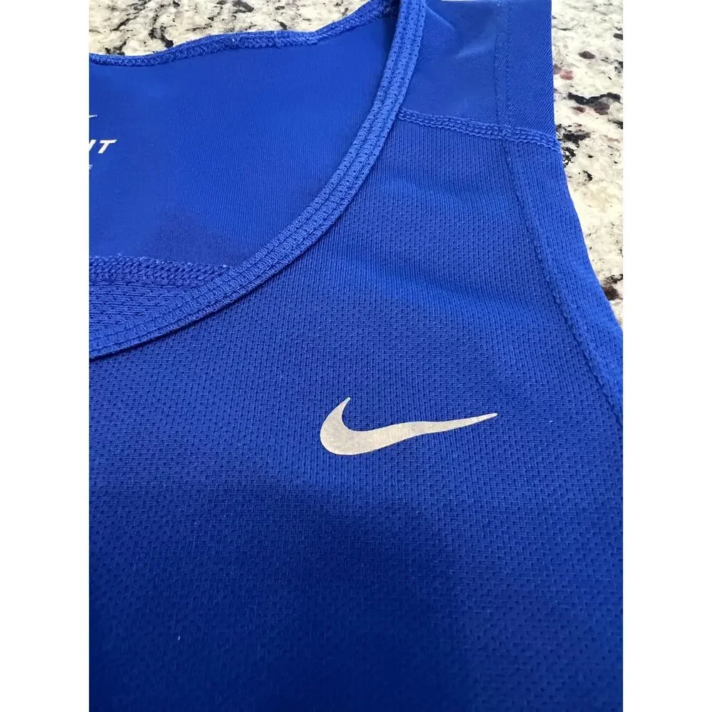 Nike women’s top size XL